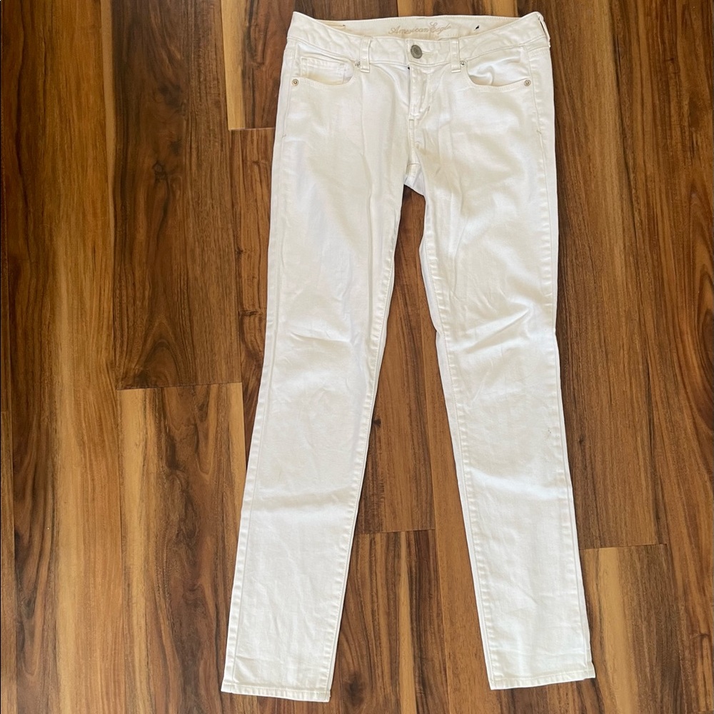 White American Eagle Jeans Size 2
